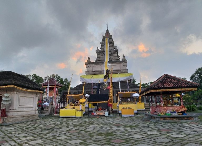 Peringati Hari Pagerwesi, Penyelenggara Kemenag Hindu Batam Sampaikan Bahaya Judi Online dan Bunuh Diri