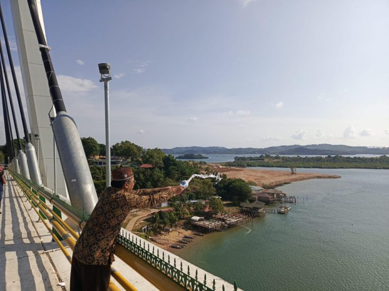 Merukiah Jembatan Barelang: Tolak Bala Aksi Bunuh Diri