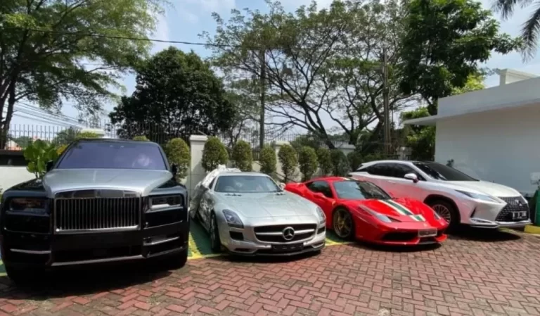 Tersangka Kasus Korupsi Timah, Kejagung Sita Mobil Mewah hingga Puluhan Ribu Dolar AS