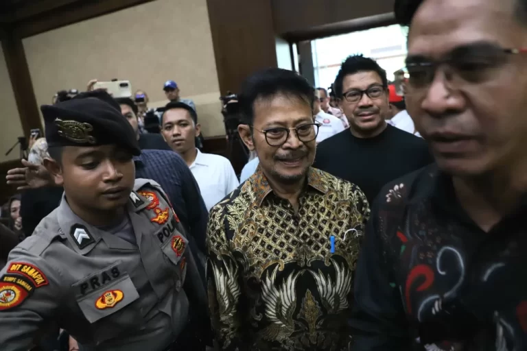 Majelis Hakim Vonis Eks Mentan SYL 10 Tahun Penjara