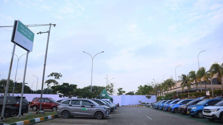 Maxim dan Gocar Bergabung, Titik Jemput Taksi Online Bandara Hang Nadim Berada di Grab Point