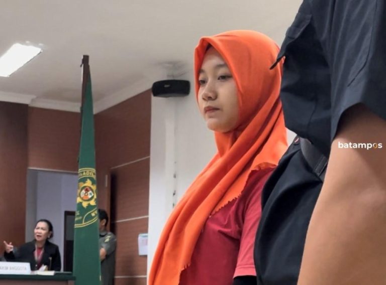 Pukul Anak Tetangga, Gadis Penghuni Kos Jadi Terdakwa
