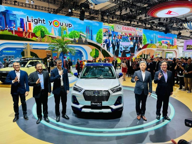 Daihatsu Rocky Hybrid Pukau Pengunjung di GIIAS 2024 dengan Teknologi Ramah Lingkungan