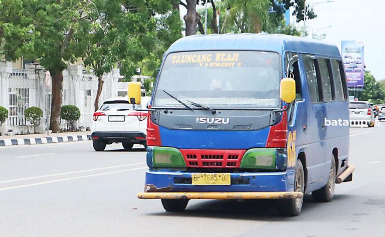 Mayoritas Angkot di Batam Tak Laik Jalan, Dishub Tunggu ‘Seleksi Alam’