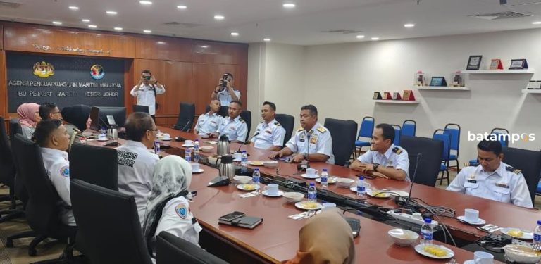 BP2D Kepri dan Bakamla Jemput 13 Nelayan asal Kepri yang Sempat Diamankan APMM di Perbatasan Indonesia Malaysia