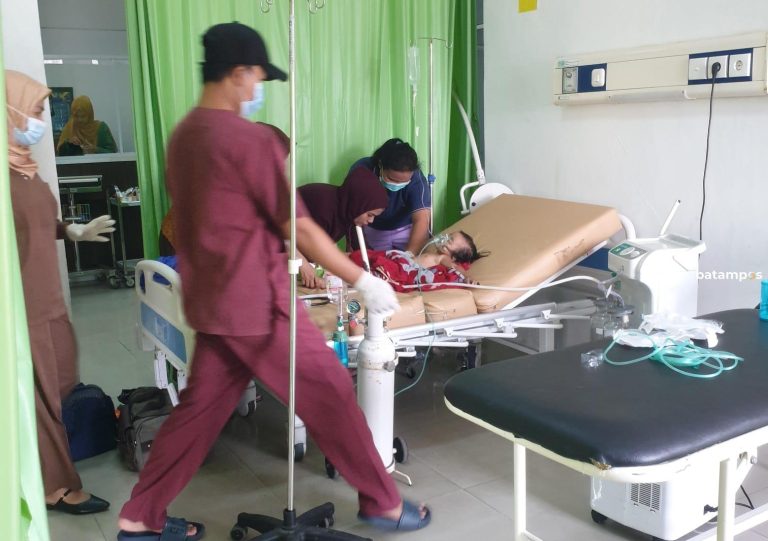 Karena Ibunya Tertidur, Delvira Jatuh ke Tambak