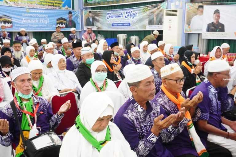 Kloter 19 Tiba di Debarkasi Batam, 2 Jemaah Masih dalam Perawatan Medis di Tanah Suci