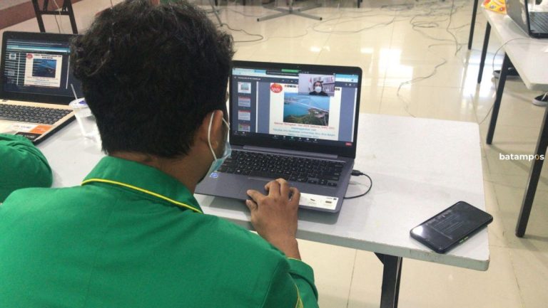 Fakultas Ilmu Kesehatan Universitas Ibnu Sina Gelar Webinar Kesehatan Penerapan K3 di Lokasi Kerja