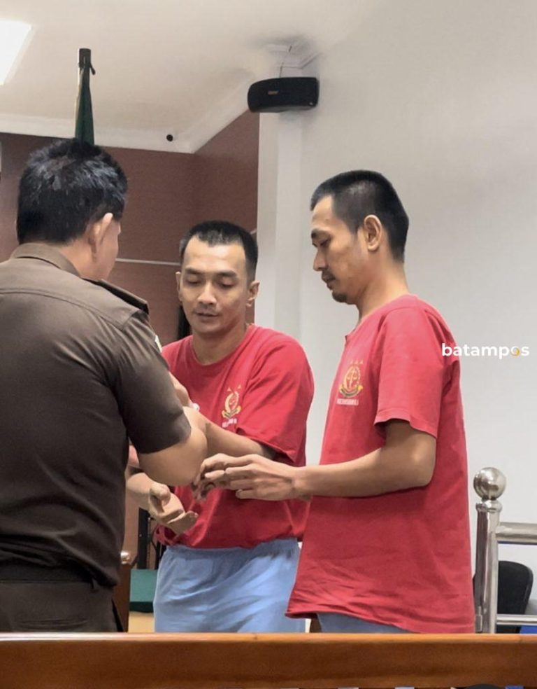 Dua Penjambret Ponsel WNA Disidang