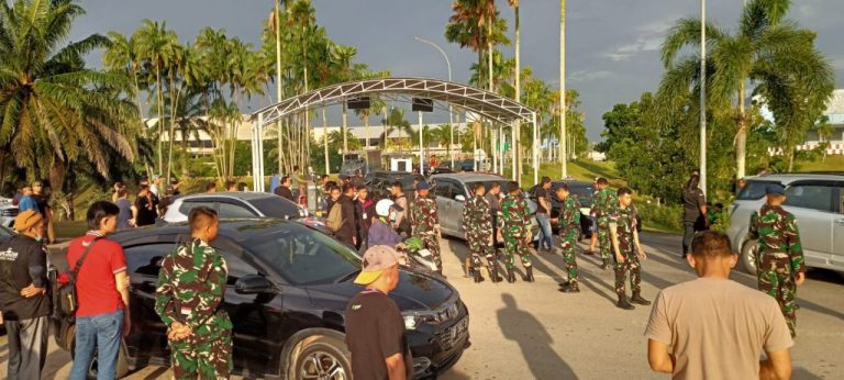 Taksi Online vs Taksi Pangkalan Kembali Bersitegang di Bandara Hang Nadim