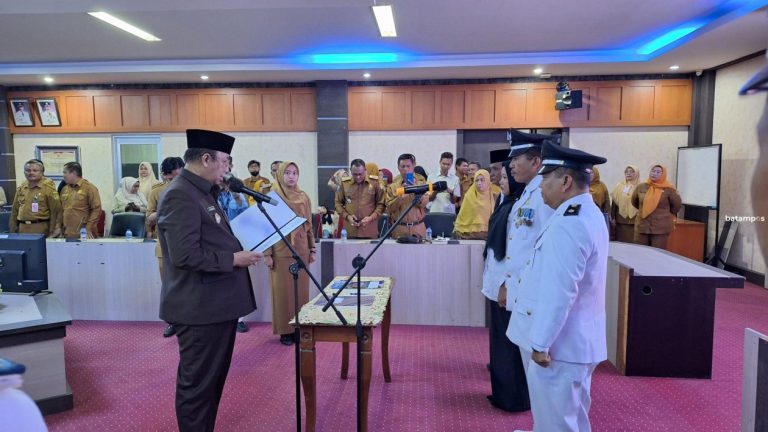 Wakil Bupati Kukuhkan Perpanjangan Jabatan 38 Kades se Kabupaten Karimun