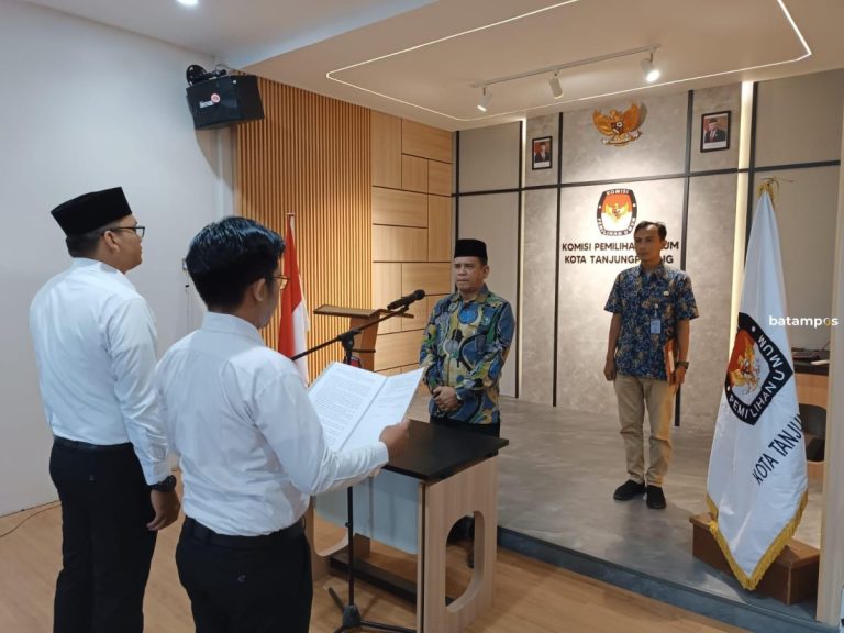 KPU Tanjungpinang Lantik Dua PPS yang PAW