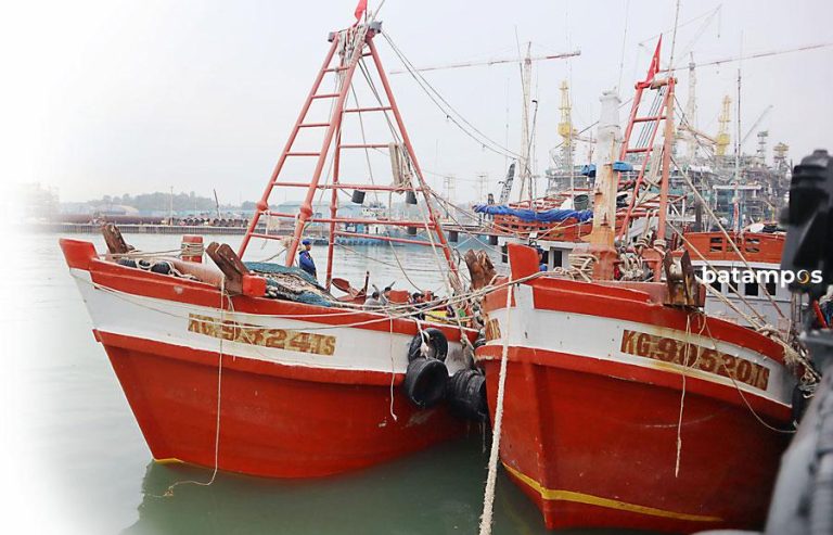 Maling Ikan Beraksi saat Cuaca Buruk di Malam Hari