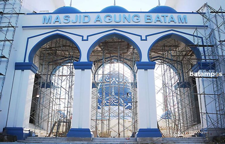 Renovasi Masjid Agung Batam Memasuki Tahap Pengecatan dan Pemasangan Marmer