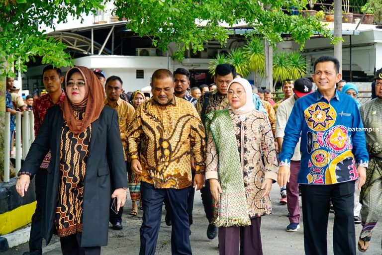 Menaker RI Didampingi Gubernur Kepri dan Bupati Karimun Resmikan BLK Karimun