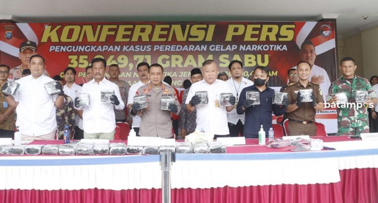 Pasutri Warga Tiban Tertangkap Bawa Sabu 35,9 Kg