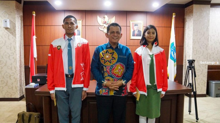 Gubernur Ansar Lepas Dua Paskibraka Nasional Utusan Kepri