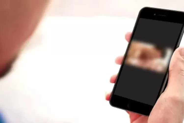 Polisi Temukan Jual Beli Video Dewasa Lewat Medsos, Harganya Cuma Rp 15 Ribu