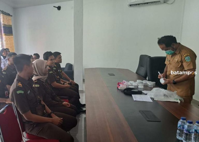 Jaksa Agung Perintah Tes Urine Secara Mendadak, 27 Jaksa di Tarempa Bebas dari Narkoba
