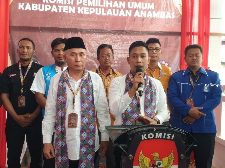 Daftar ke KPU Anambas, Neko-Taufik Singgung Faskes yang Tak Memadai