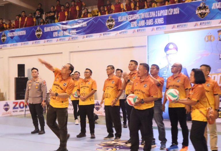 Kapolda Kepri Harapkan Kepri Jadi Juara di Turnamen Bola Voli Kapolri Cup Zona II