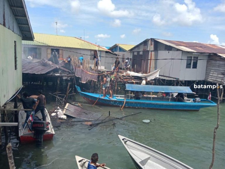 Miliki Alat Pemadam Kebakaran, Masyarakat Pulau Buluh Sigap Tanggapi Musibah Kebakaran