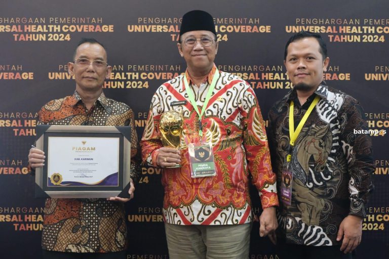 Pemkab Karimun Dapat UHC Award