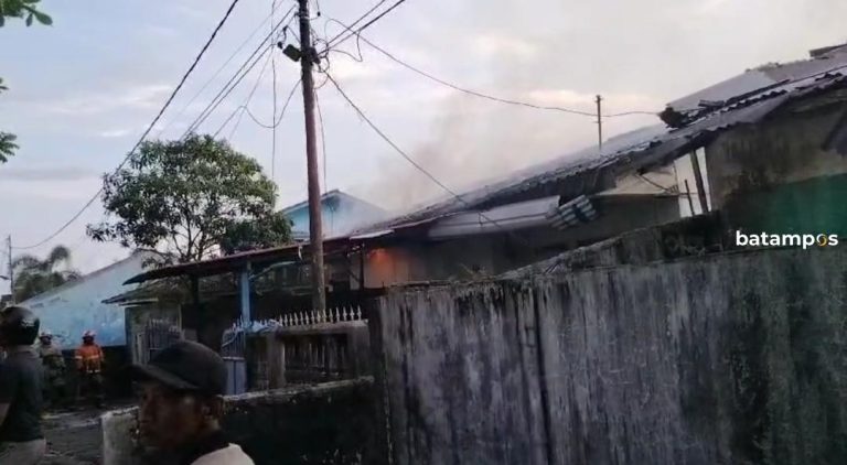 Gudang Tempat Penyimpanan Mainan Anak anak di Tanjungpinang Terbakar