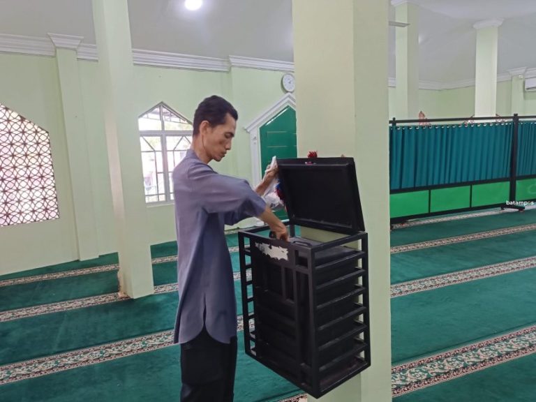 Jutaan Rupiah Uang Kotak Infak Masjid Digasak Pencuri