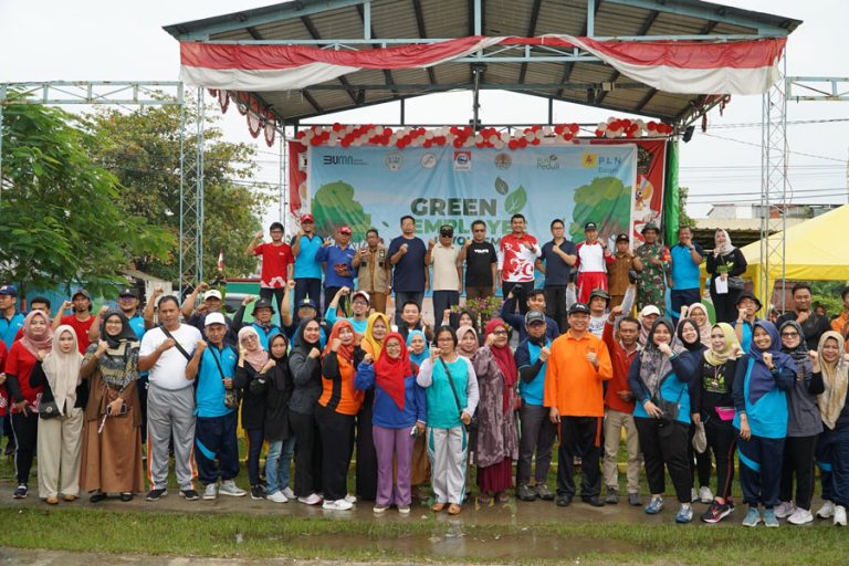 Program Green Employee Involvement PLN Batam Gelar Aksi Bersih Sungai Bersama Warga Masyarakat