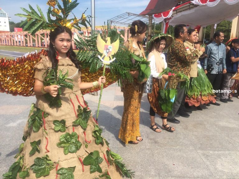 Sambut Hari Tani Nasional, Petani Muda Gelar Karnaval
