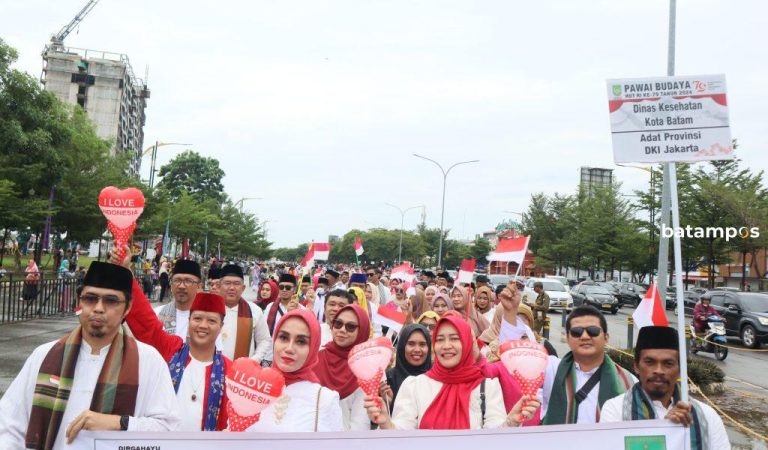 Pawai Pembangunan Kota Batam Diikuti Ribuan Peserta