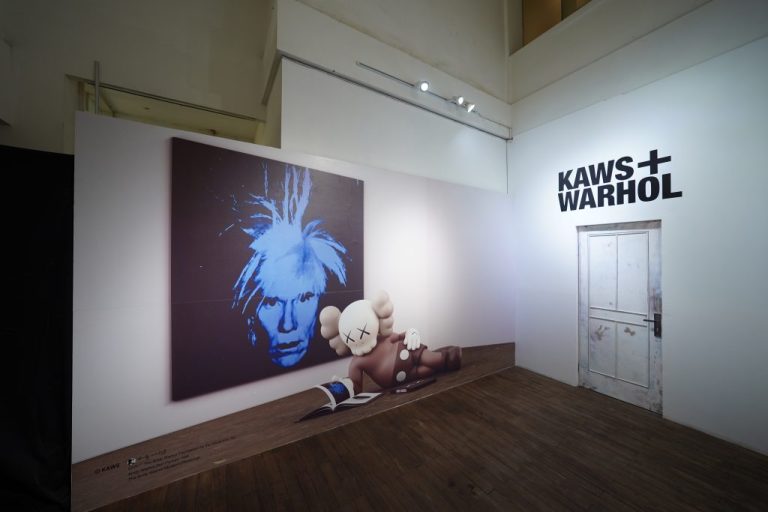 Semarak, Peluncuran UT Spesial KAWS + Warhol