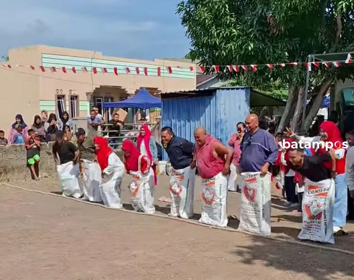 Lestarikan Permainan Rakyat, Warga Teluk Air Gelar Lomba Permainan Rakyat Meriahkan HUT RI