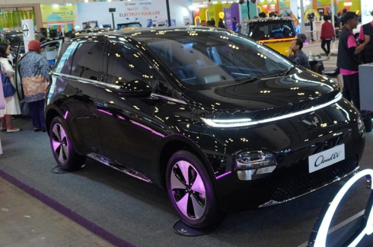 Wuling Hadirkan Sensasi Berkendara Masa Depan di BNI EXPO 2024 dengan Koleksi Mobil Listrik dan Hybrid Terbaru