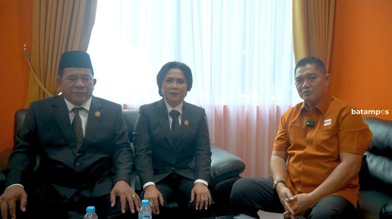 2 Kader Terbaik Partai Hanura Dilantik jadi Anggota DPRD Batam, Raja Hery Mokhrizal Berekad Kembalikan Kejayaan Hanura Batam