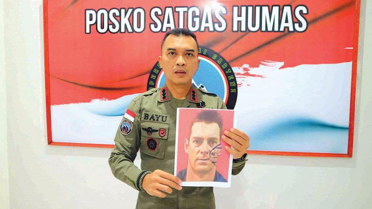 OPM Bunuh Pilot Helikopter