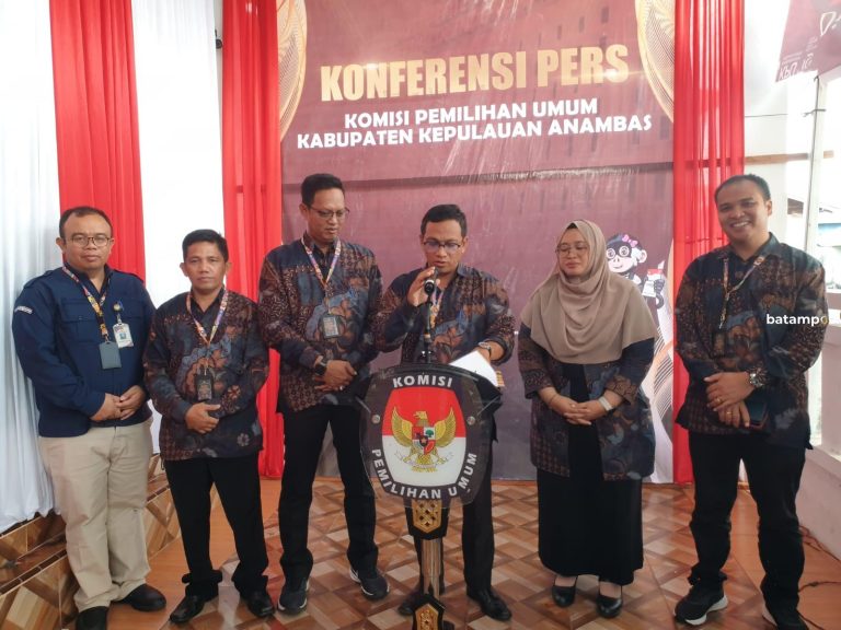 Pendaftaran Paslon Hari Pertama di KPU Anambas Terkendala Karena Silon Gangguan Dua Kali