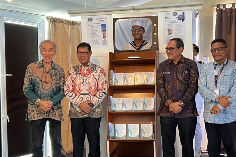 Kapal Doulos Phos Rayakan Ultah ke-110, Sang Pemilik Luncurkan Buku The Ship & I
