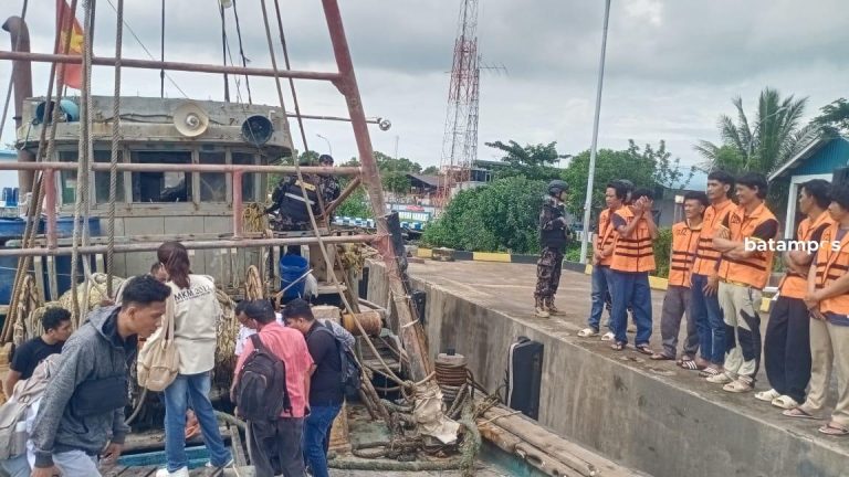 Berantas Ilegal Fishing, KKP Minta Dukungan Kelompok Pengawas Nelayan