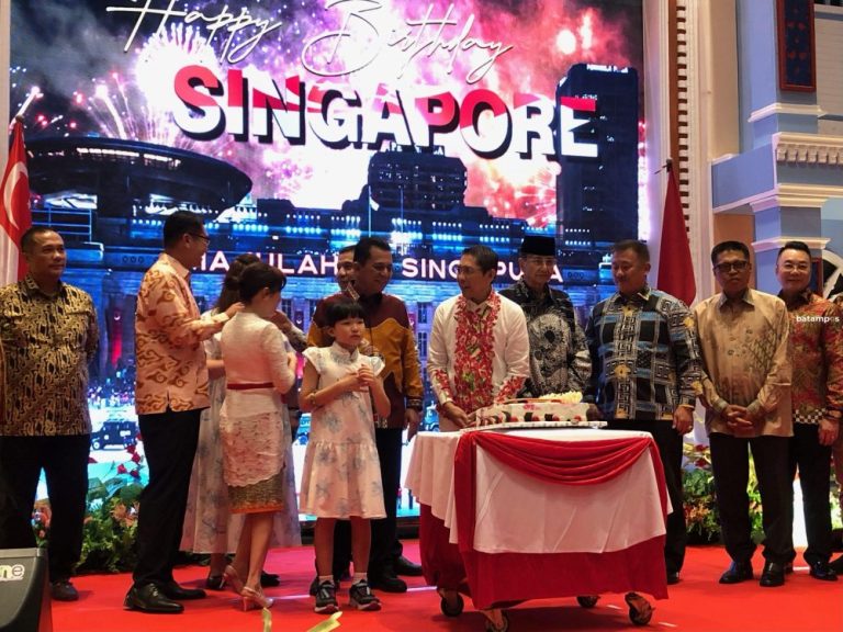 Resepsi Hari Nasional Singapura di Batam: Gubernur Ansar dan Menteri Maliki Bahas Kolaborasi Ekonomi