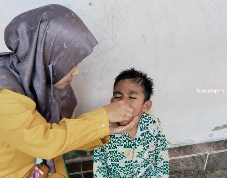 Petugas Masih Temukan Orang Tua Yang Tolak Anaknya Untuk Vaksin Polio