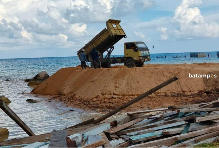 Kontraktor Pembangunan Pelabuhan Letung Diduga Tak Perhatikan Dampak Lingkungan, Nelayan: Susah Dapat Ikan dan Gurita