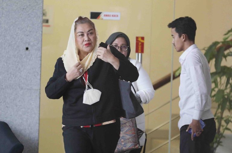 KPK Periksa Wali Kota Semarang dan Suami