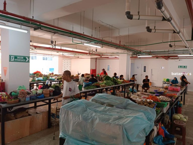 Sehari Usai Diresmikan Wapres, Pedagang Masih Bertahan Jualan di Area Parkir