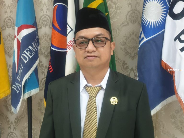 Meniti Karir dari Pegawai Honorer, Ayub Dipercaya Warga untuk Duduk di DPRD Anambas 3 Periode