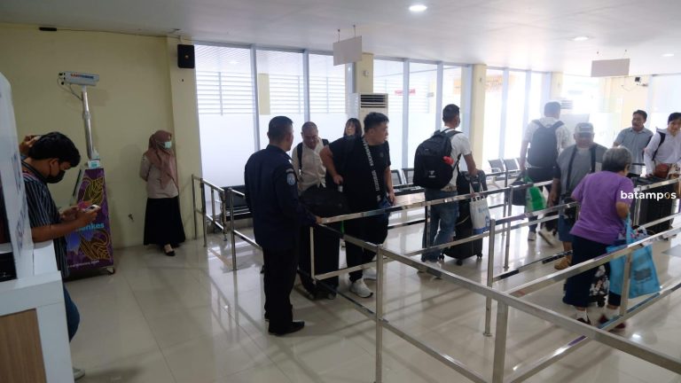 Cegah Virus Mpox, Penumpang dari Luar Negeri Dicek Suhu Tubuh di Pelabuhan