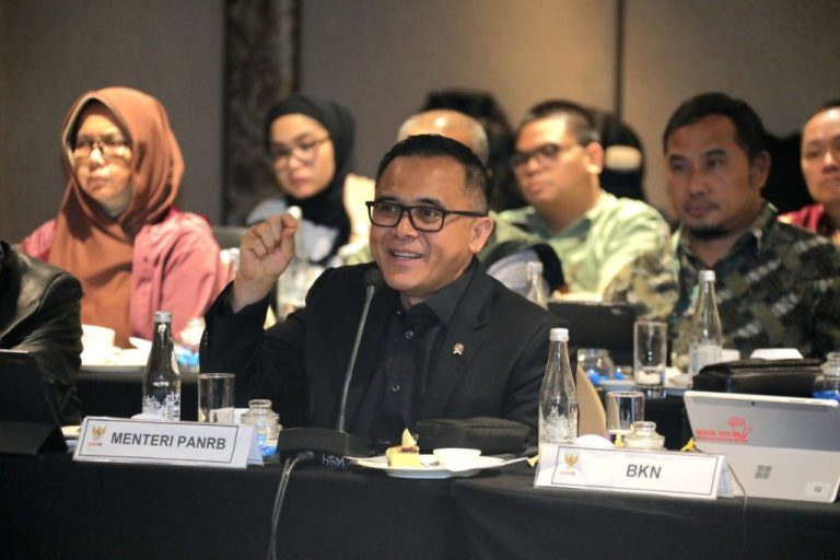 Rapat Bersama Komisi II DPR RI, Menteri PANRB Paparkan Peta Jalan Penataan Tenaga Non-ASN Tahun 2024