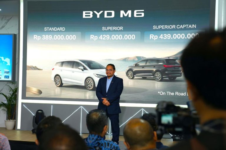 BYD M6 Luncur di GIIAS Bandung 2024