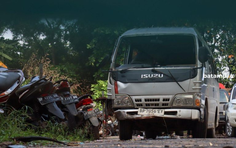 Laka di U-Turn Dekat SPBU Bandara, Pelajar Tewas Terseret Mini Bus